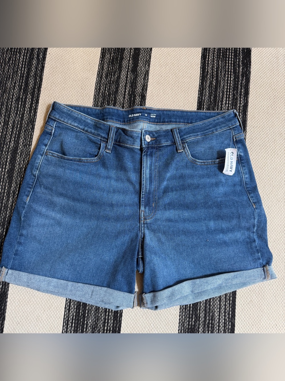 Old Navy Women's High-Rise Wow Dark Blue Denim Roll-Cuff Shorts Size 16 New!